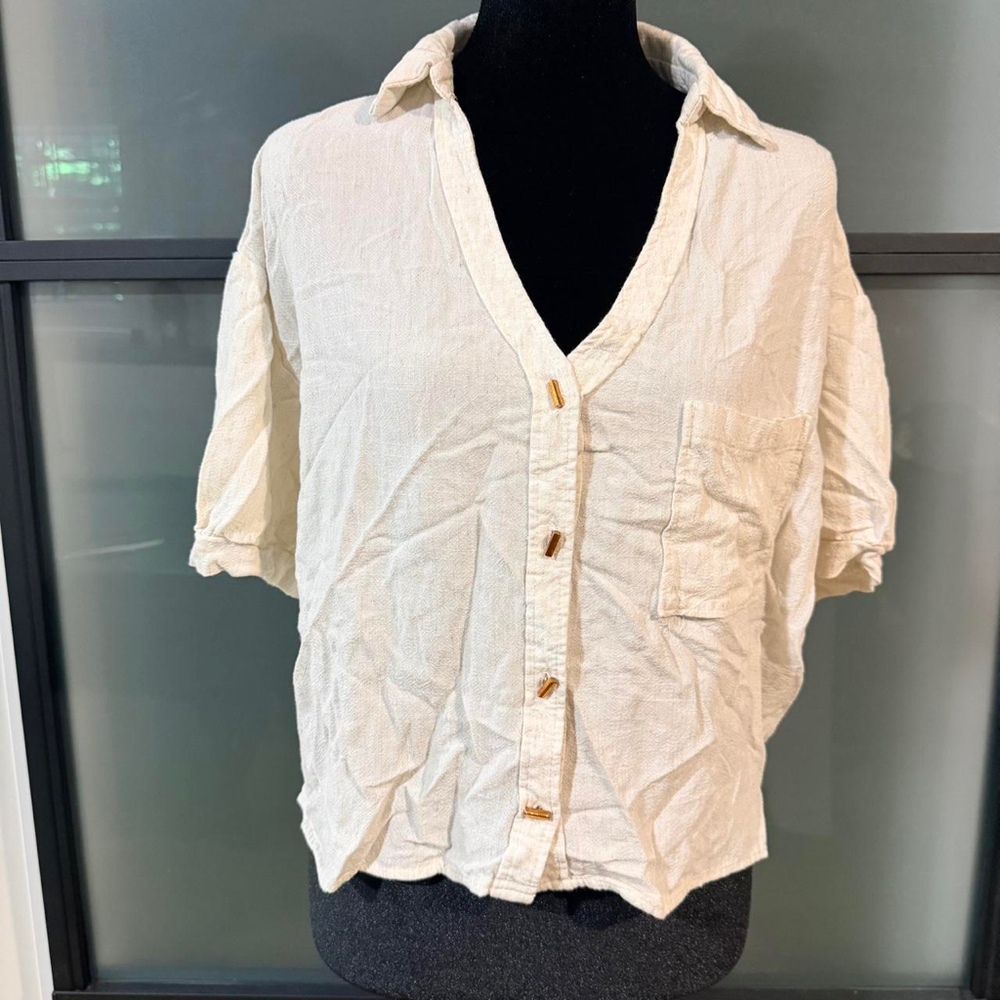 Kirious Los Angeles White/Cream Crinkle Crop Top Blouse with gold buttons